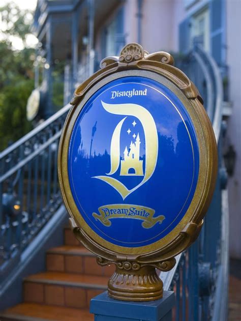 Photo Tour: Disneyland’s new Disneyland Dream .